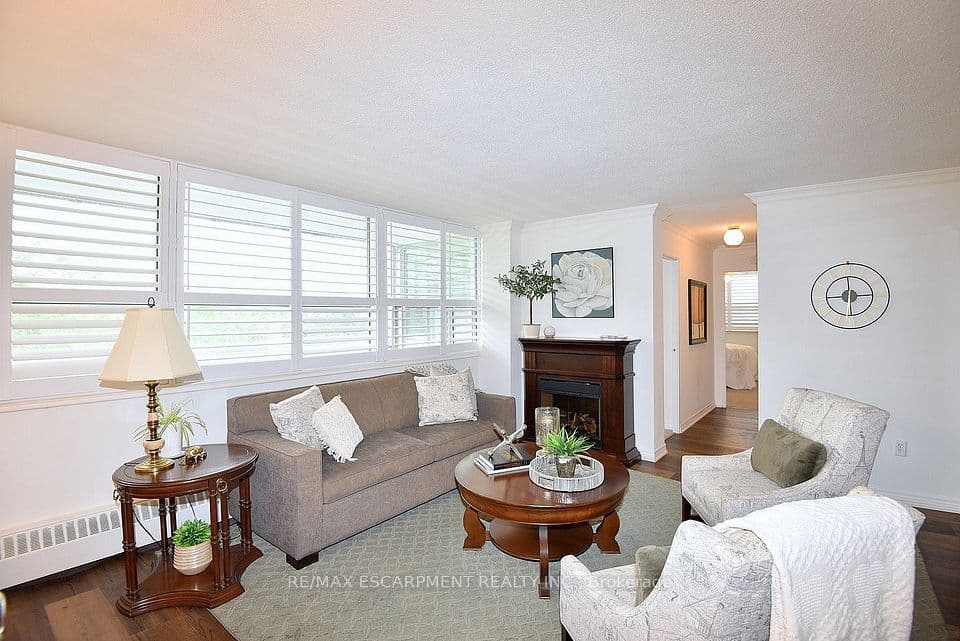2263 Marine Drive 401, Oakville, ON L6L 5K1 – photo 3