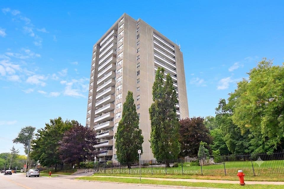 2263 Marine Drive 401, Oakville, ON L6L 5K1 – main photo