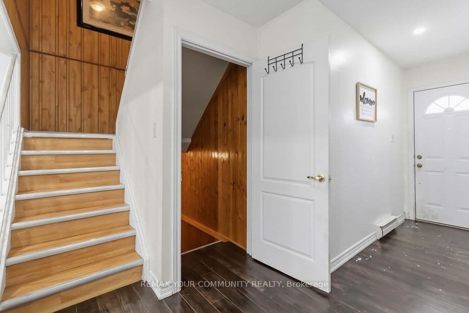 11 Grantbrook Court, Brampton, ON L6S 2K8 – photo 2