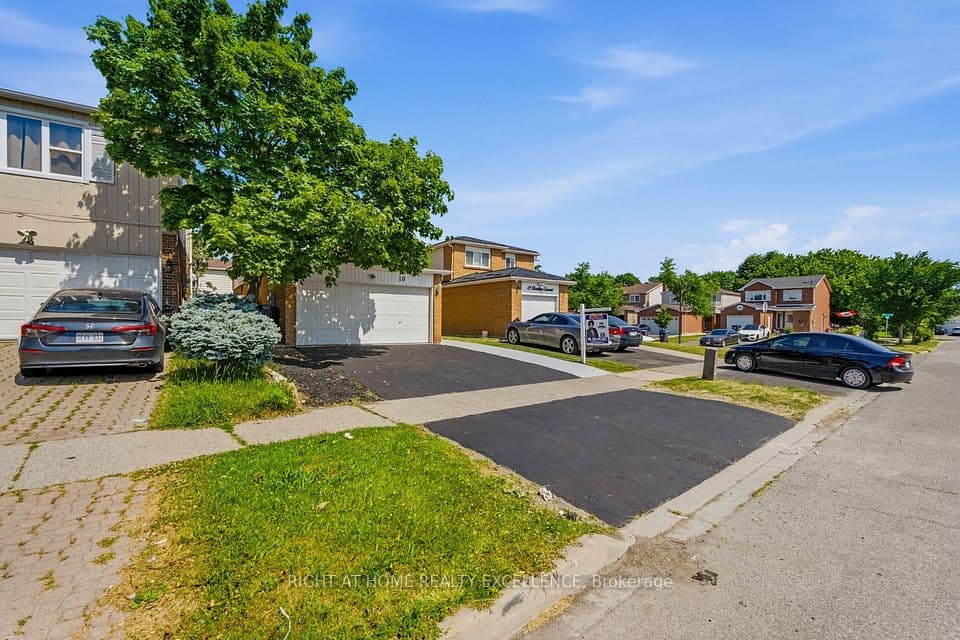 10 Banting Crescent, Brampton, ON L6Y 2L8 – photo 3