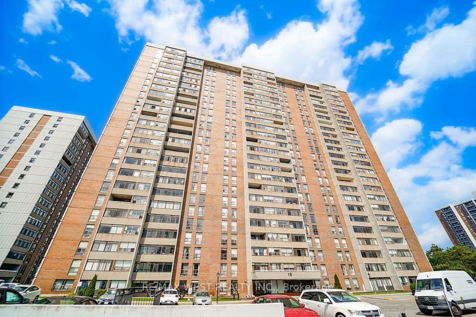 18 Knightsbridge Road 1604, Brampton, ON L6T 3X5 – main photo