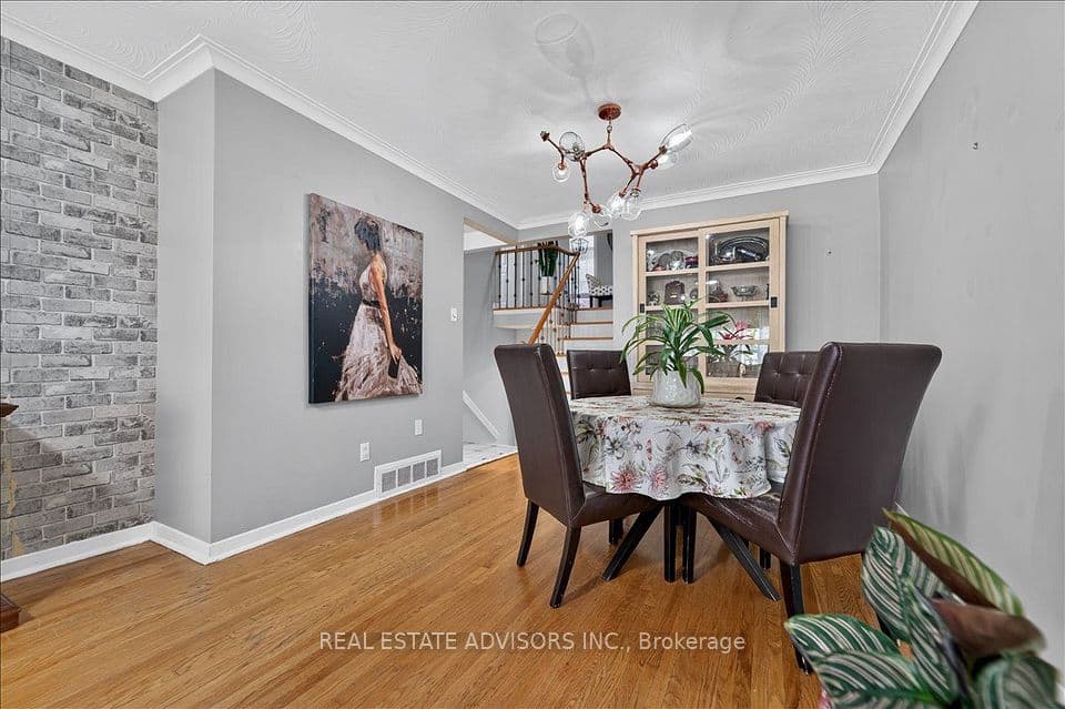 14 Grampian Crescent, Toronto, ON M9L 2L3 – photo 3