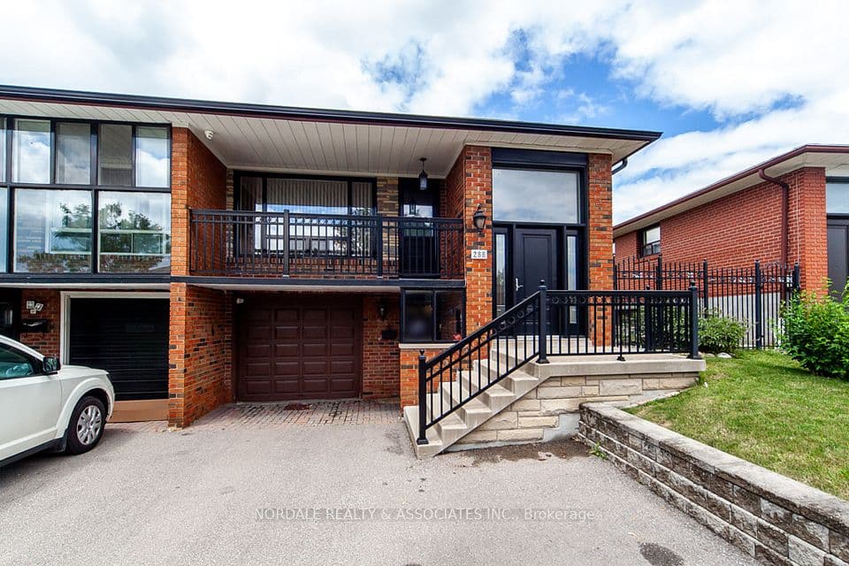 288 Hullmar Drive, Toronto, ON M3N 2G1 – main photo