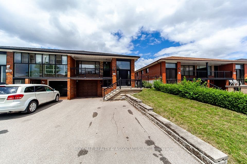 288 Hullmar Drive, Toronto, ON M3N 2G1 – photo 2