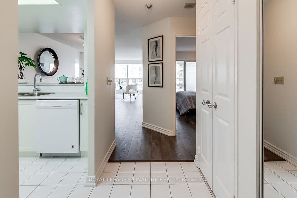 325 Webb Drive 707, Mississauga, ON L5B 3Z9 – photo 3