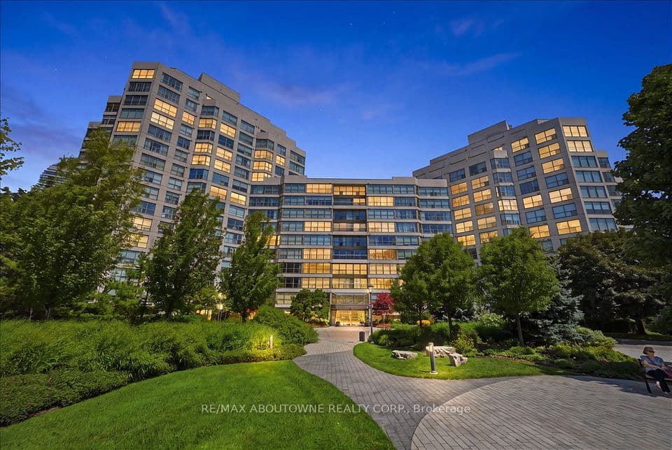 2261 Lakeshore Boulevard W 712, Toronto, ON M8V 3X1 – photo 2