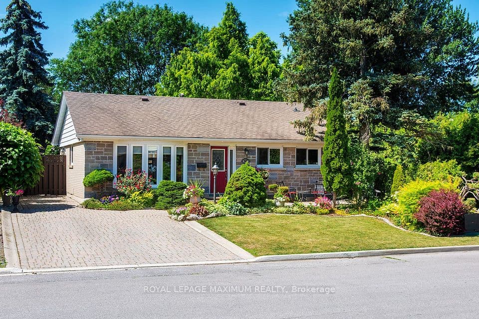 38 Abbey Road, Brampton, ON L6W 2T8 – main photo