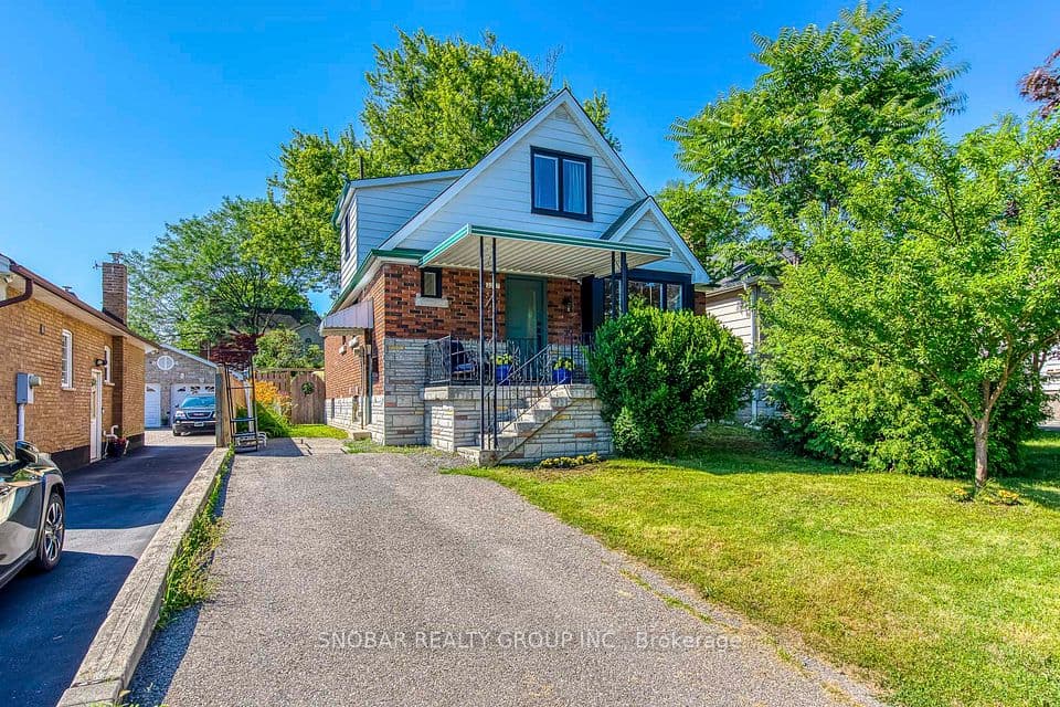 2257 Lawrence Avenue W, Toronto, ON M9P 2A4 – main photo