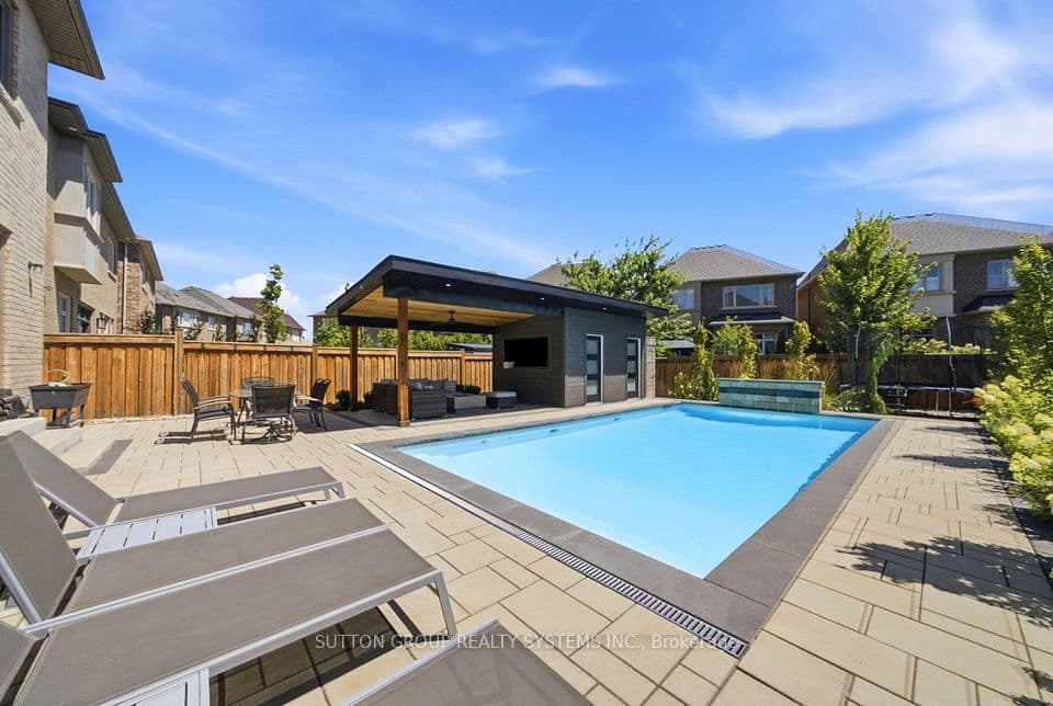 66 Natalie Way, Oakville, ON L6H 0V4 – photo 3