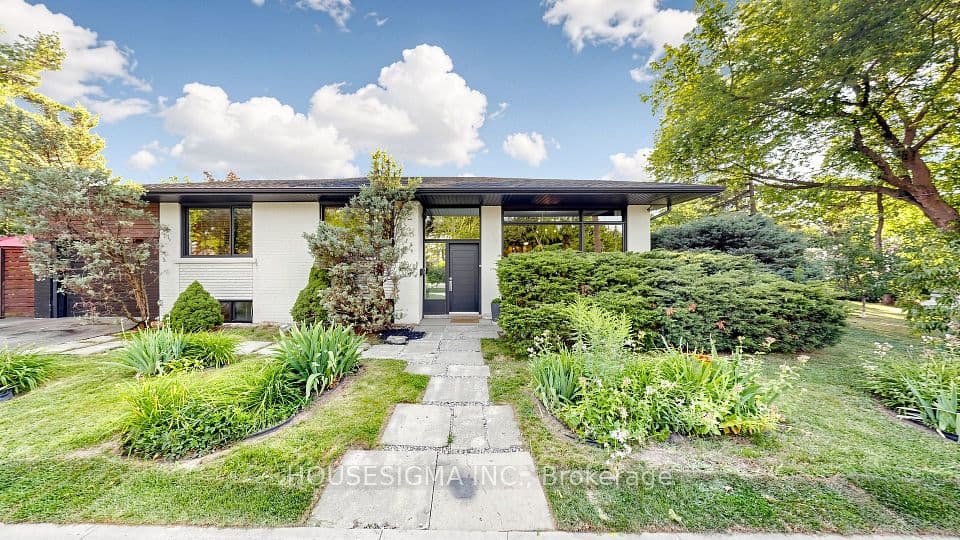 6 Koos Road, Toronto, ON M9C 1W3 – main photo