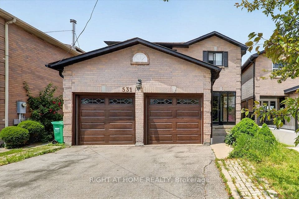531 Wallenberg Crescent, Mississauga, ON L5B 3L8 – main photo
