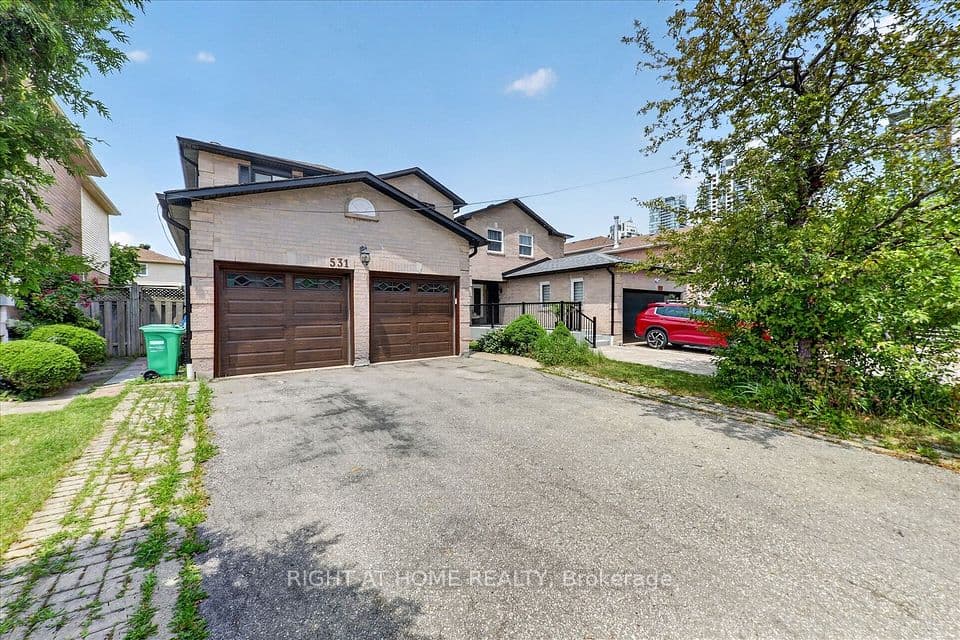 531 Wallenberg Crescent, Mississauga, ON L5B 3L8 – photo 3