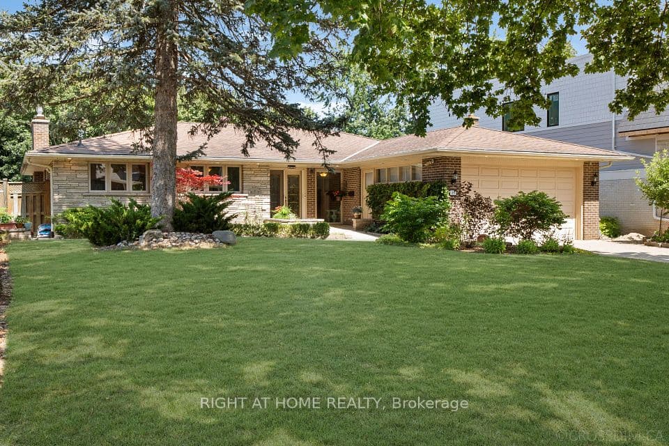 39 Grovetree Road, Toronto, ON M9V 2Y4 – main photo