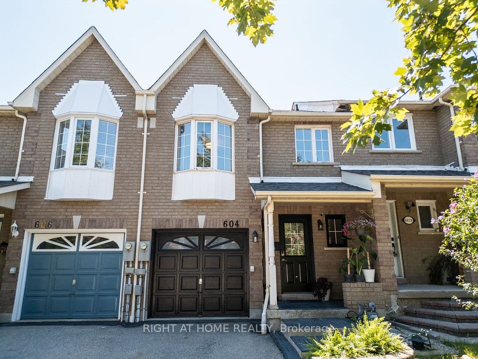 604 Lumberton Crescent, Mississauga, ON L4Z 3Z6 – photo 2
