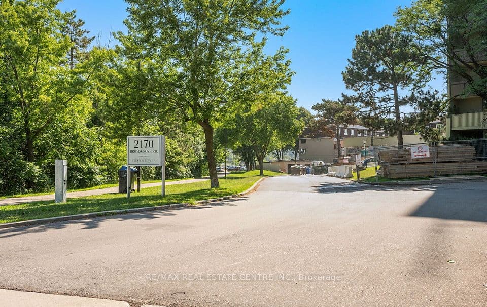 2170 Bromsgrove Road 2, Mississauga, ON L5J 4J2 – main photo