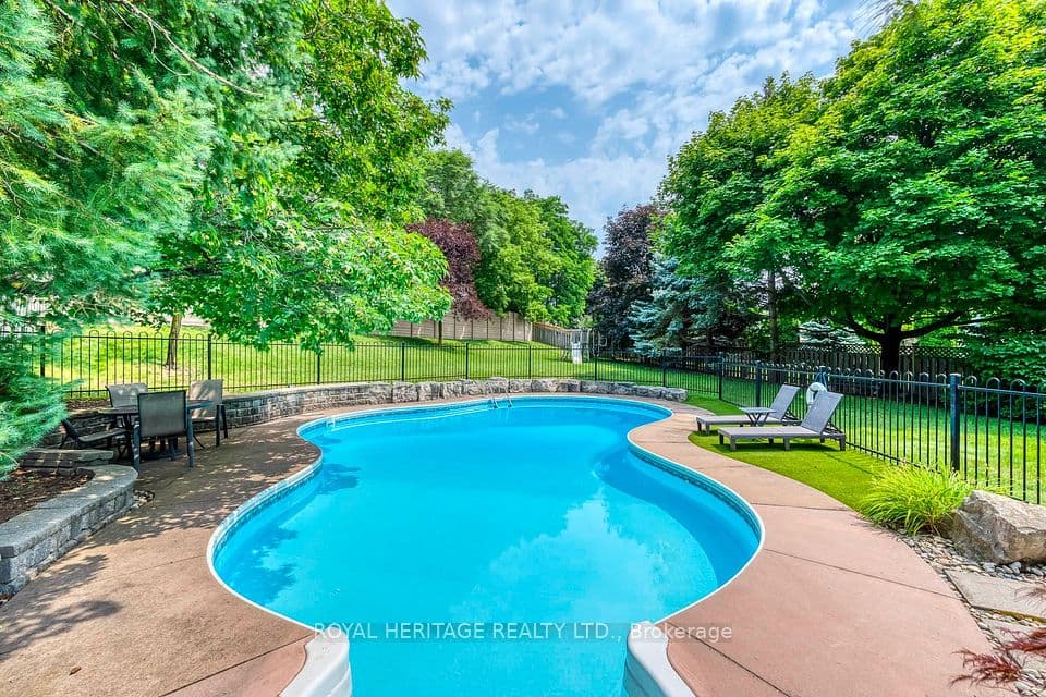 1451 Ravensmoor Crescent, Mississauga, ON L5M 3L4 – photo 3