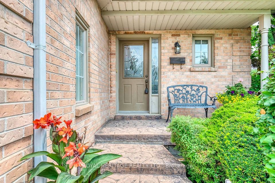 1451 Ravensmoor Crescent, Mississauga, ON L5M 3L4 – photo 3
