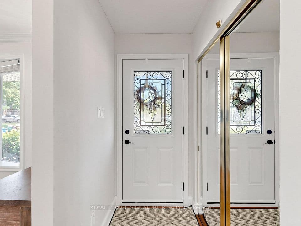 2094 Water's Edge Drive, Oakville, ON L6L 1A4 – photo 3