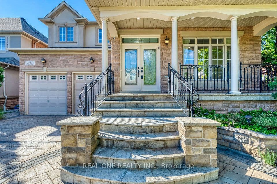 1387 Ferncrest Road, Oakville, ON L6H 7W2 – photo 2