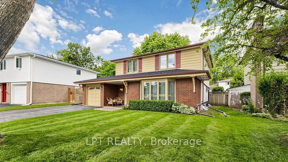 70 Roberts Crescent, Brampton, ON L6W 1G8 – photo 2
