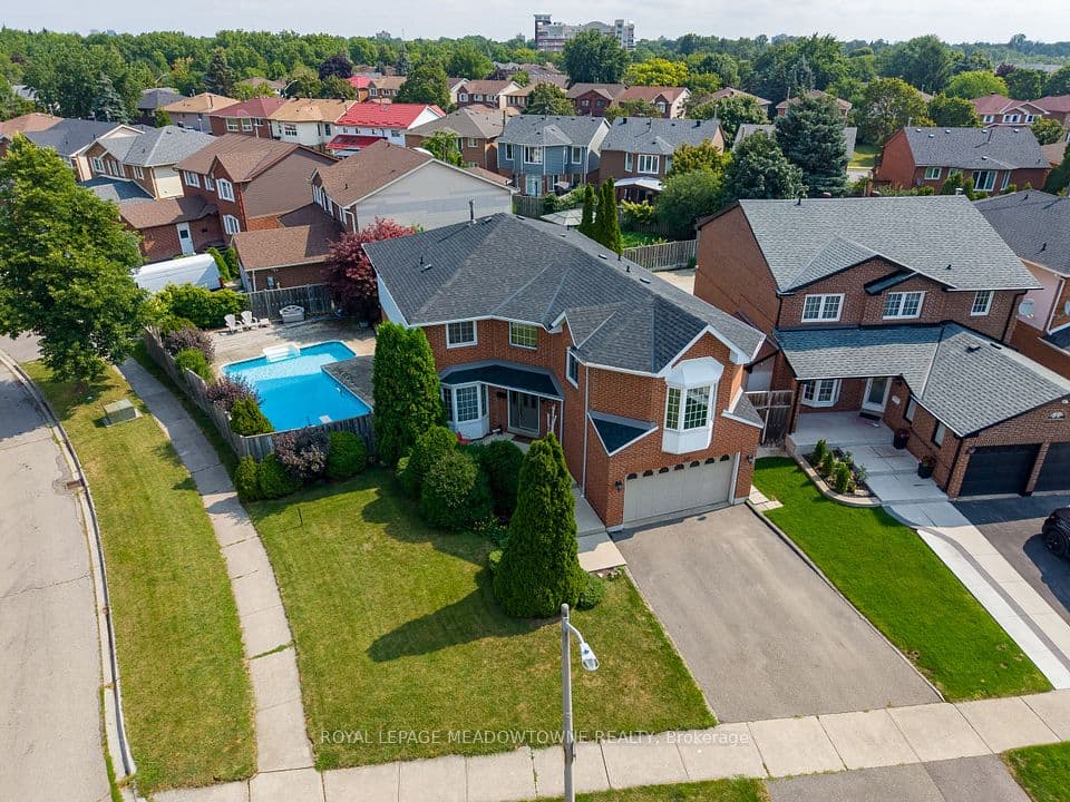38 Mckillop Court, Brampton, ON L6Y 3J2 – photo 3