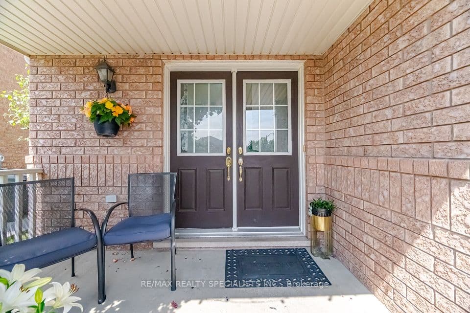 32 Magnificent Court, Brampton, ON L6P 2T2 – photo 3