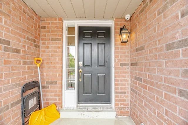 75 Wilmont Court, Brampton, ON L6X 4Z7 – main photo