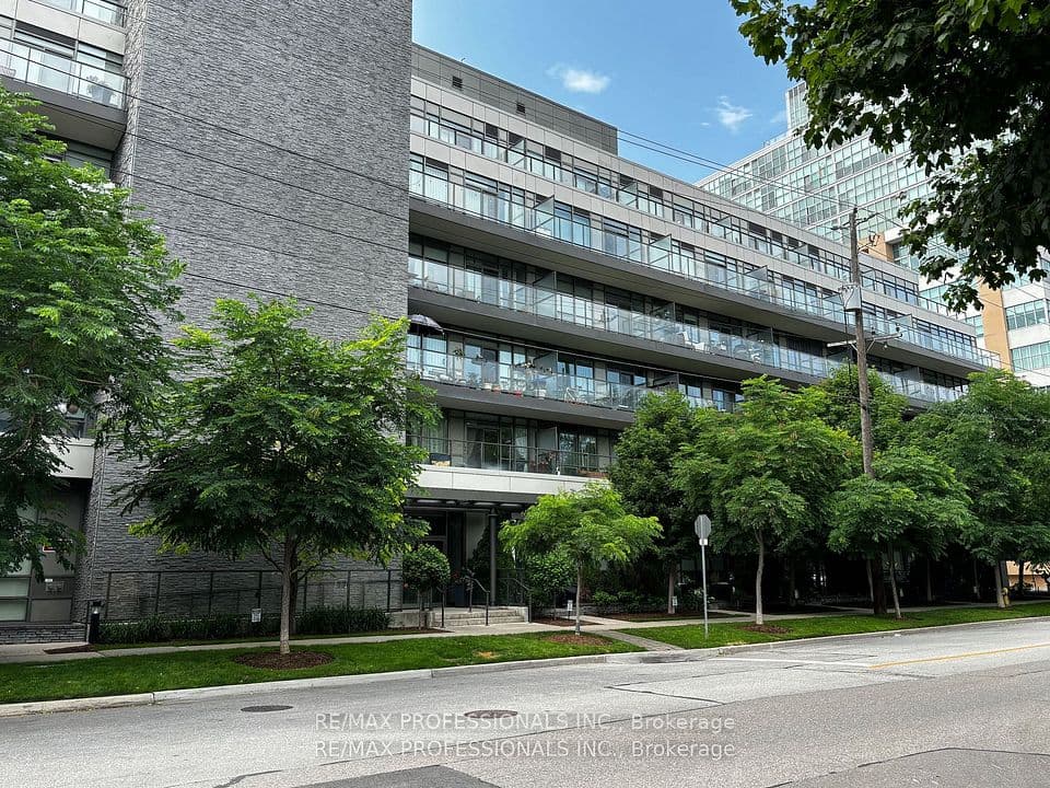 8 Fieldway Road 616, Toronto, ON M8Z 0C3 – main photo