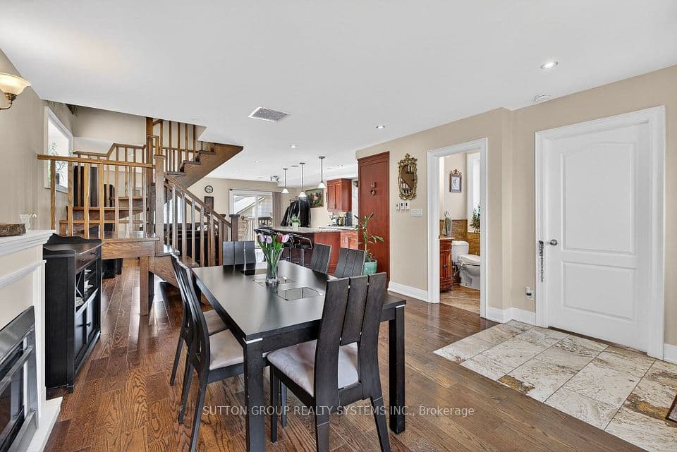 32 Green Lanes, Toronto, ON M8Z 4V6 – photo 3