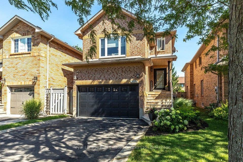 2054 Westmount Drive, Oakville, ON L6M 3P2 – main photo