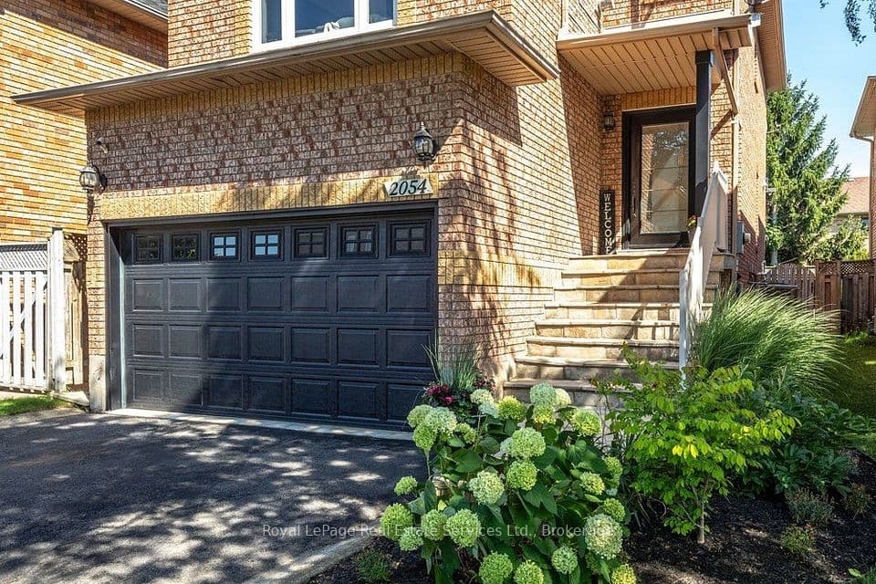 2054 Westmount Drive, Oakville, ON L6M 3P2 – photo 2