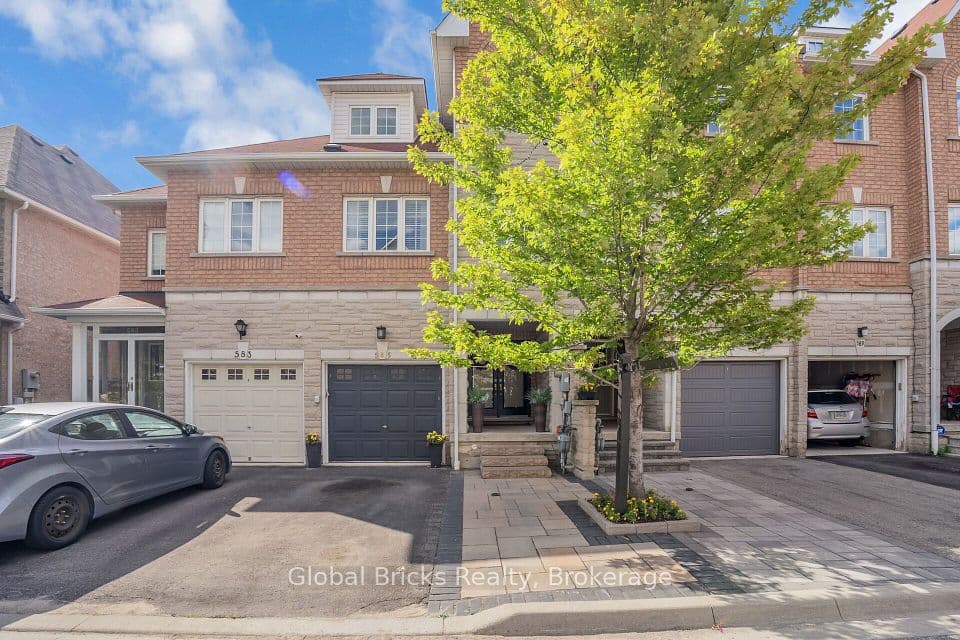 585 Candlestick Circle, Mississauga, ON L4Z 0B3 – main photo