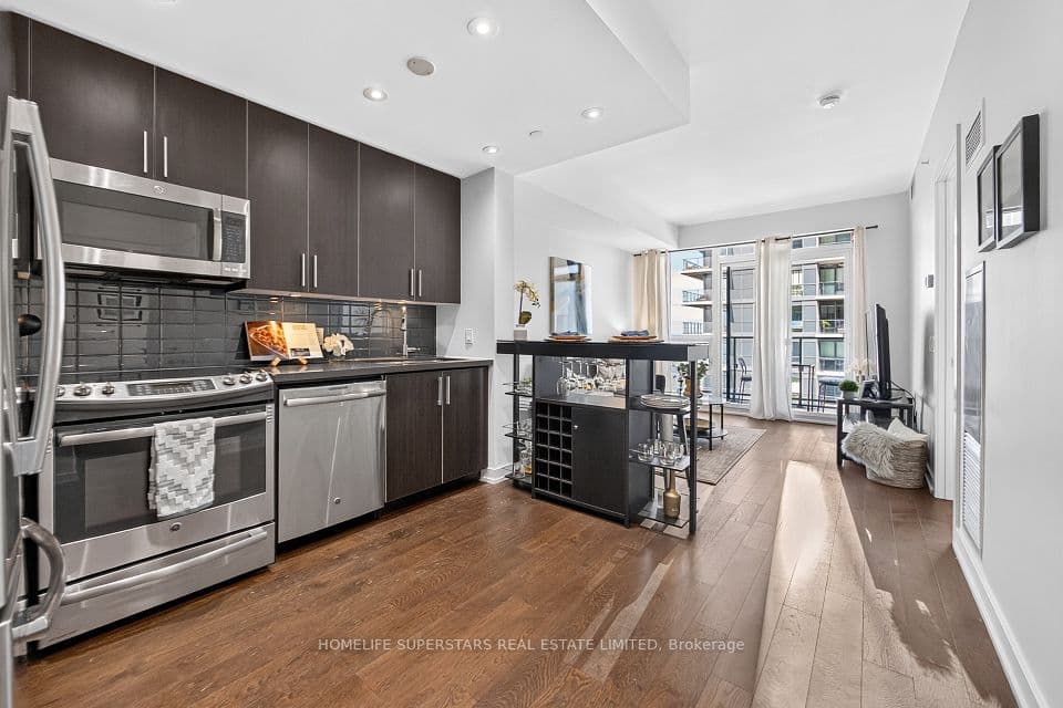 2212 Lake Shore Boulevard W 4107, Toronto, ON M8V 0C2 – main photo