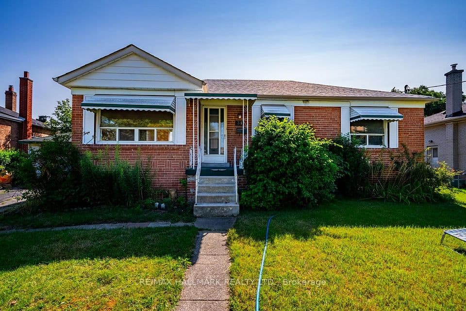 31 Frimette Crescent, Toronto, ON M6N 4W5 – photo 3