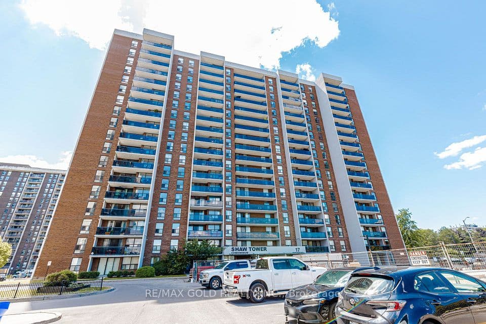 17 Knightsbridge Road 905, Brampton, ON L6T 3X9 – main photo
