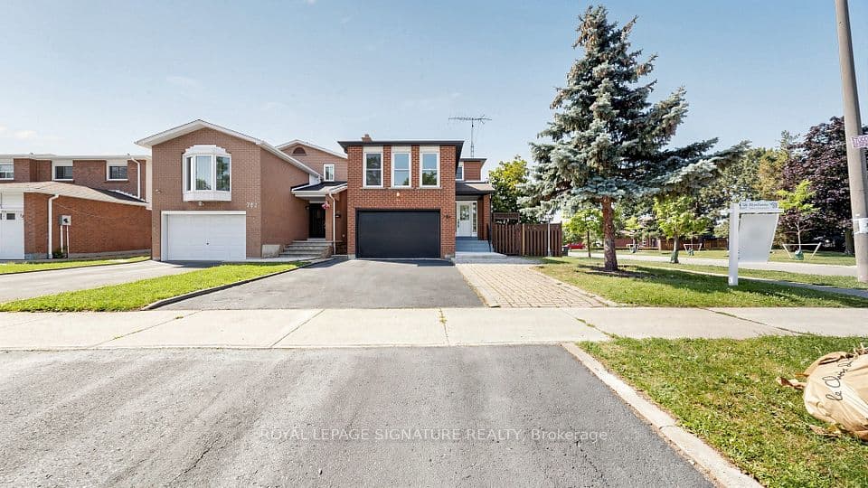 784 Galloway Crescent, Mississauga, ON L5C 3T9 – photo 3