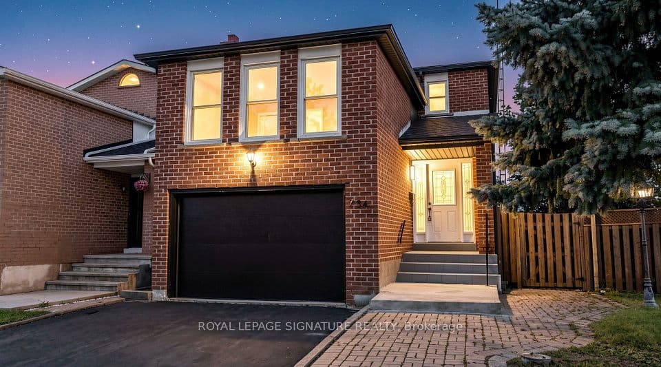 784 Galloway Crescent, Mississauga, ON L5C 3T9 – photo 2