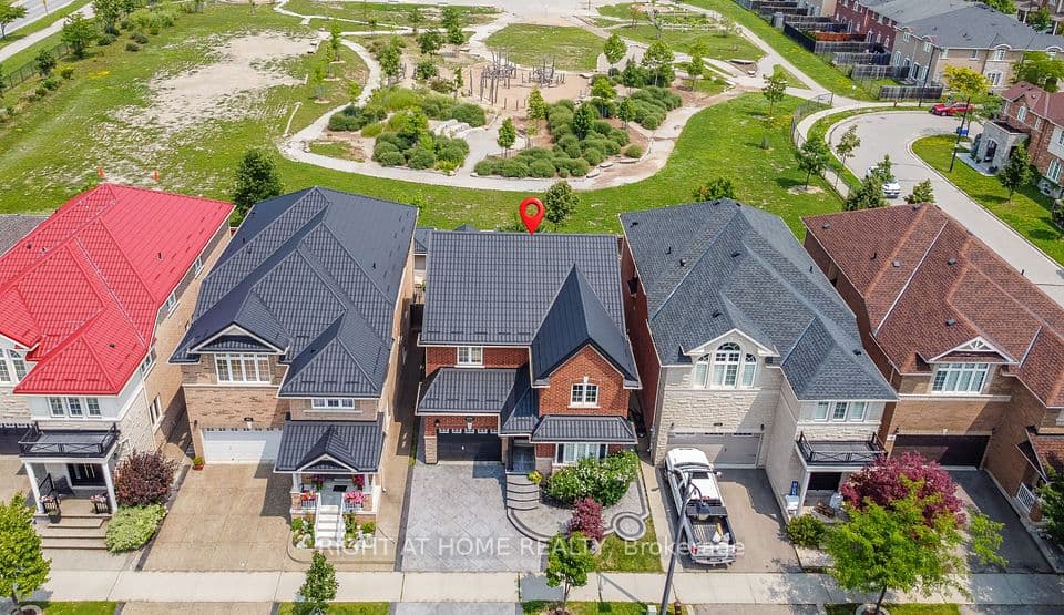 696 Caldwell Crescent, Milton, ON L9T 0H6 – main photo