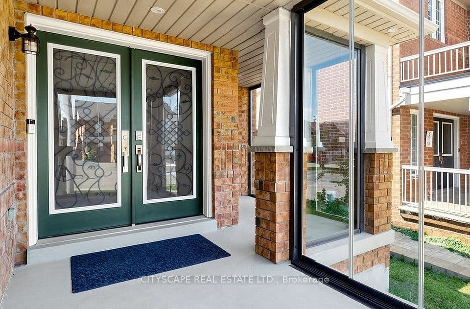 769 White Clover Way, Mississauga, ON L5V 0C2 – photo 2