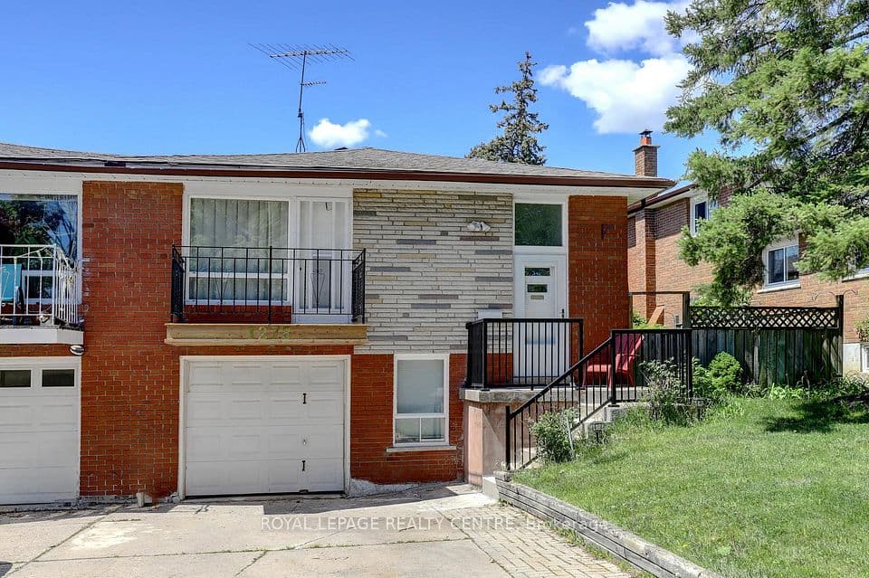 1278 Shamir Crescent, Mississauga, ON L5C 1L1 – main photo