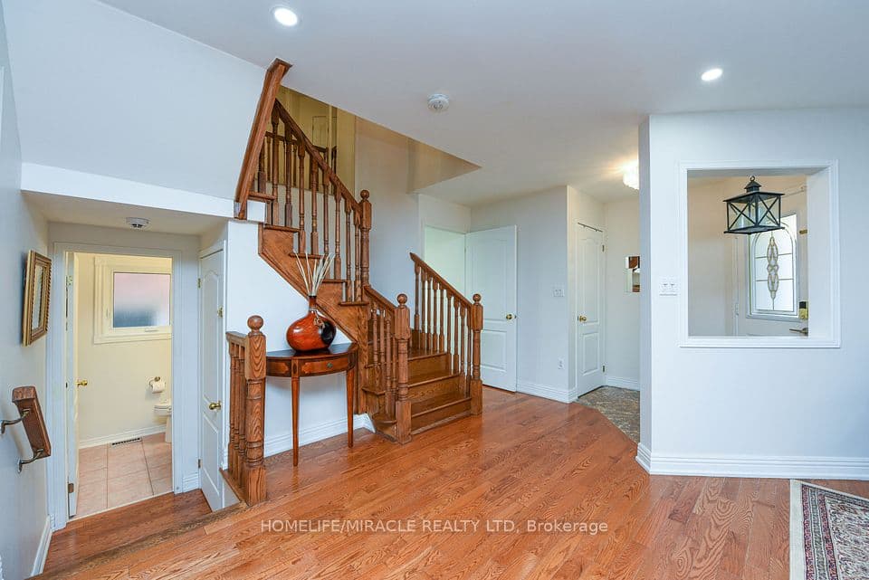 113 Seclusion Crescent, Brampton, ON L6R 1K8 – photo 3