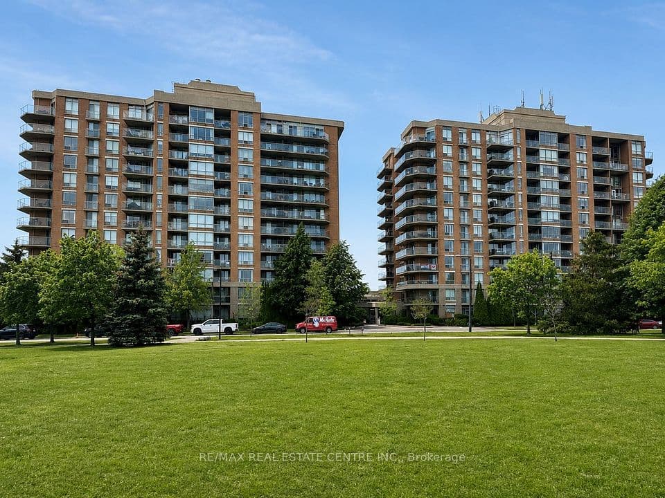 1140 parkwest Place 302, Mississauga, ON L5E 3K9 – photo 2