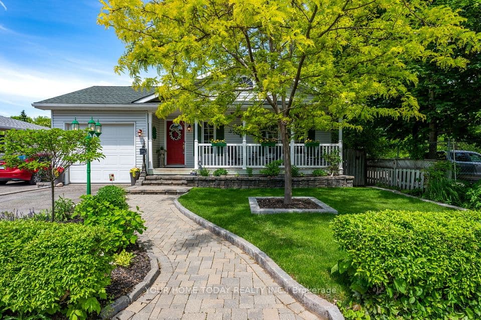 16 Normandy Boulevard, Halton Hills, ON L7G 1W1 – photo 2