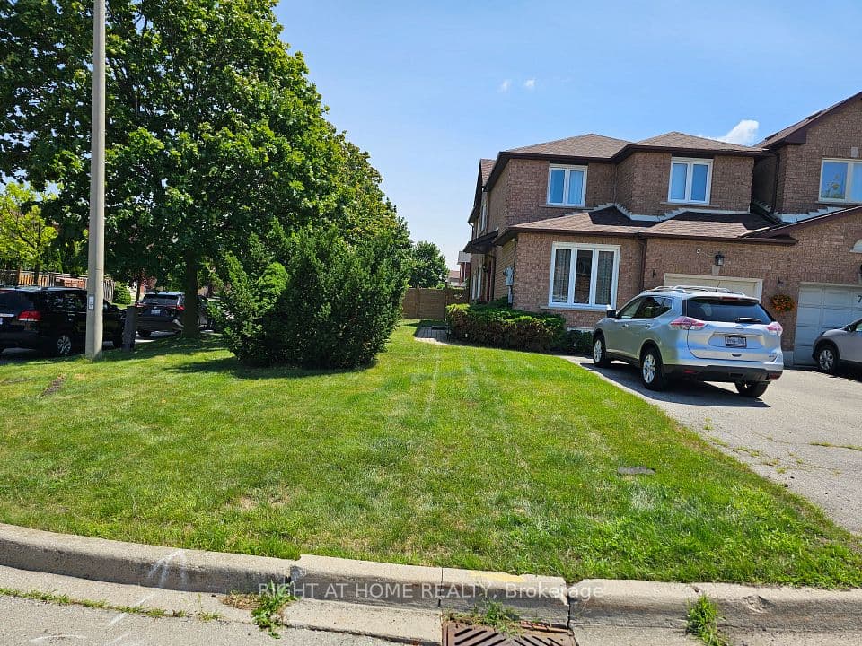 710 Ashprior Avenue, Mississauga, ON L5R 3N8 – photo 2