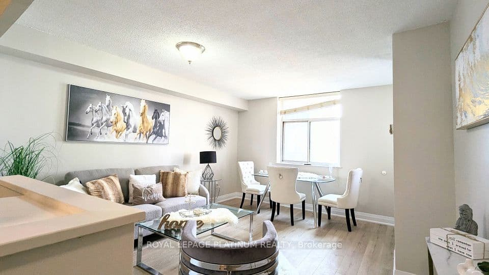 3559 Eglinton Avenue W 704, Toronto, ON M6M 5C6 – main photo