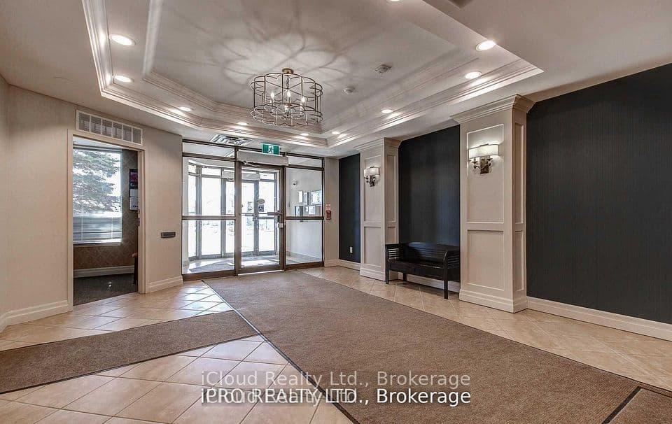 300 Ray Lawson Boulevard 207, Brampton, ON L6Y 5H5 – main photo