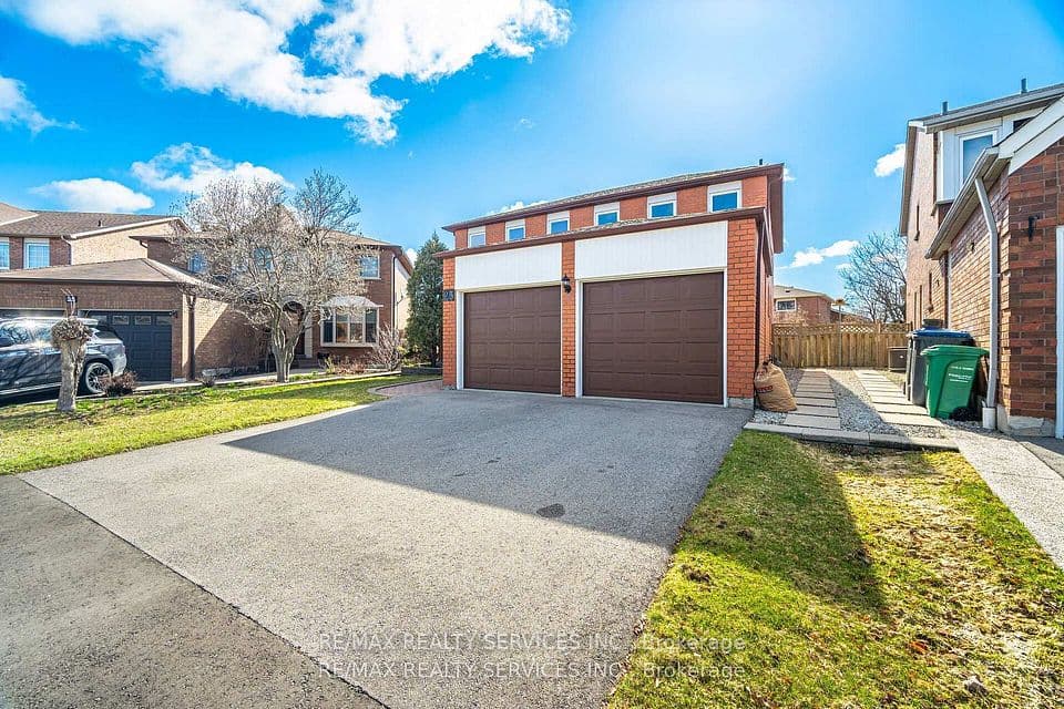 23 Newbury Crescent, Brampton, ON L6S 5M3 – photo 3