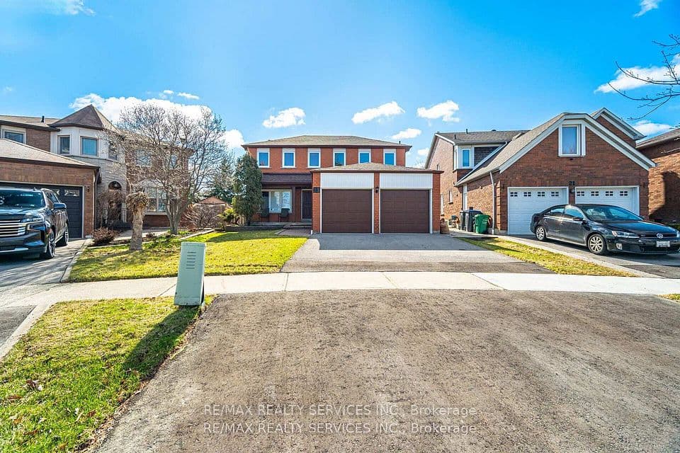 23 Newbury Crescent, Brampton, ON L6S 5M3 – photo 2