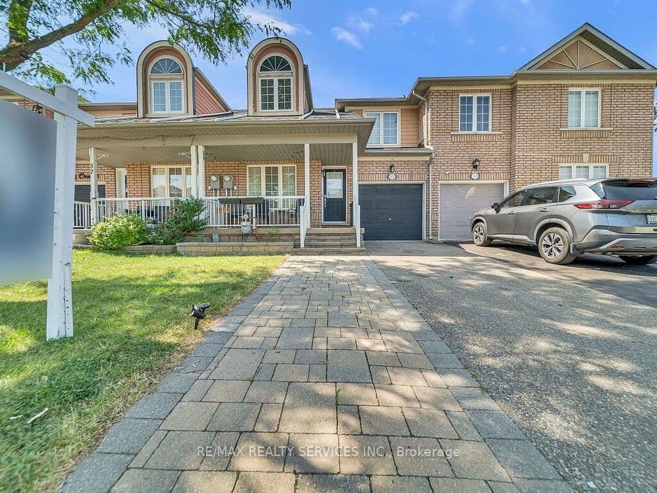 35 Peachleaf Crescent, Brampton, ON L7A 2B4 – photo 2