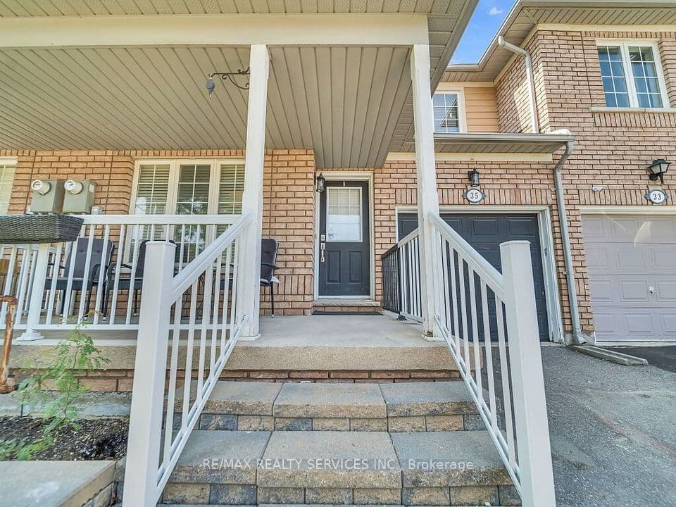 35 Peachleaf Crescent, Brampton, ON L7A 2B4 – photo 3